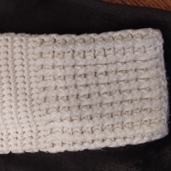 VINTAGE White Cable Knit Chunky Crew Sweater Unisex - Picture 8 of 11